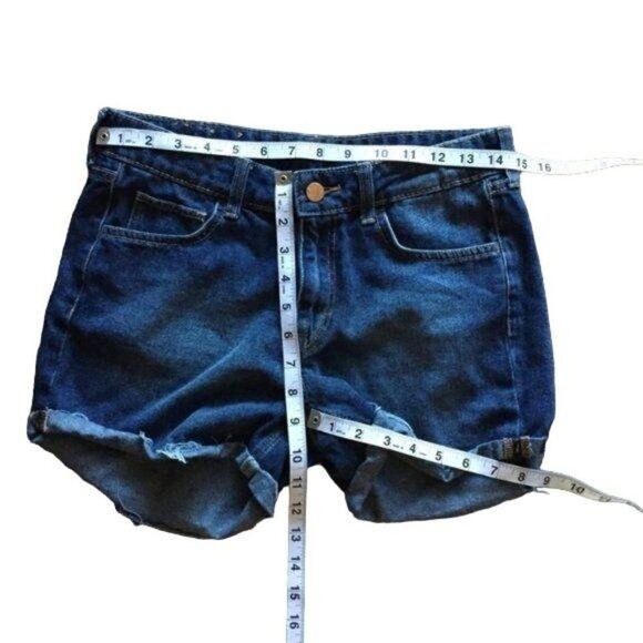 H&M Denim Raw Hem Rolled Cuff Jean Shorts Medium Wash Women's Size 6 - Picture 5 of 5